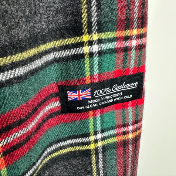 100% Cashmere Gray Red Plaid Scarf - Picture 5 of 5